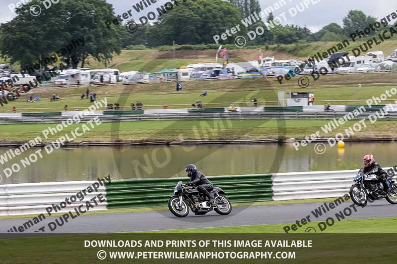 Vintage motorcycle club;eventdigitalimages;mallory park;mallory park trackday photographs;no limits trackdays;peter wileman photography;trackday digital images;trackday photos;vmcc festival 1000 bikes photographs